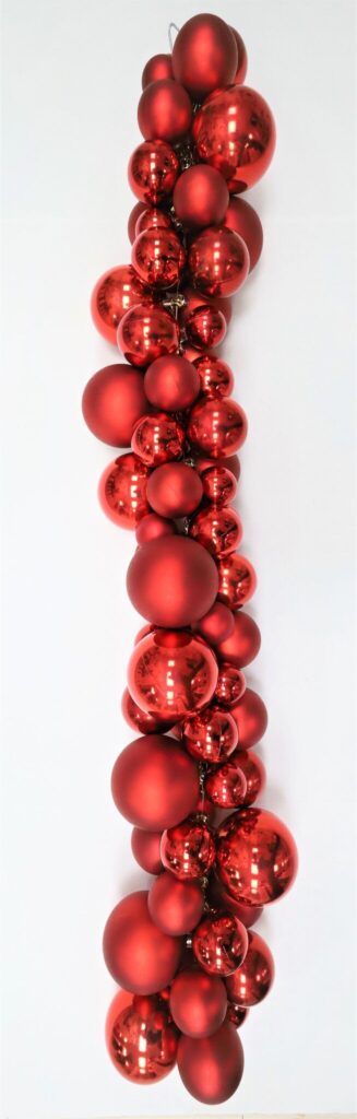 36IN PLASTIC BALL GARLAND